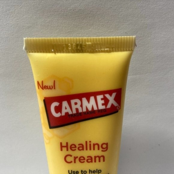 3) Carmex Healing Cream 9 Healing Ingredients - Picture 2 of 12